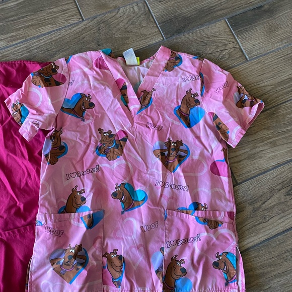 Size small scrub set - Picture 3 of 4